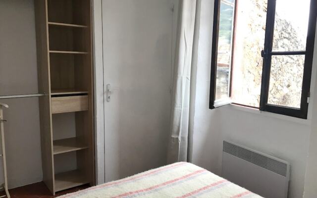 Apartment With 2 Bedrooms In Tourrettes Sur Loup With Wonderful Mountain View 18 Km From The Beach