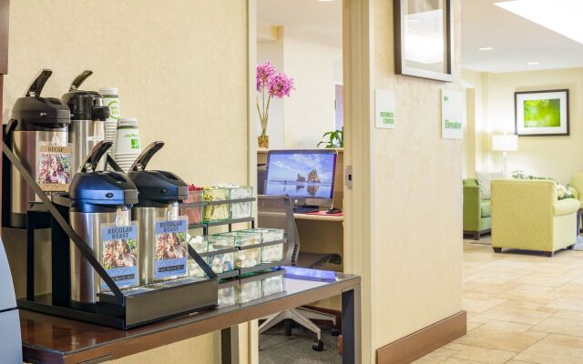 Holiday Inn Manchester Airport by IHG