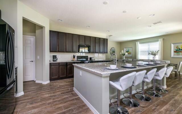 Solterra - 6033 Broad Oak Drive