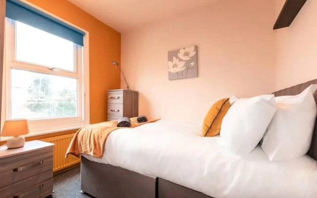 Charming 3-bed House in Wellingborough