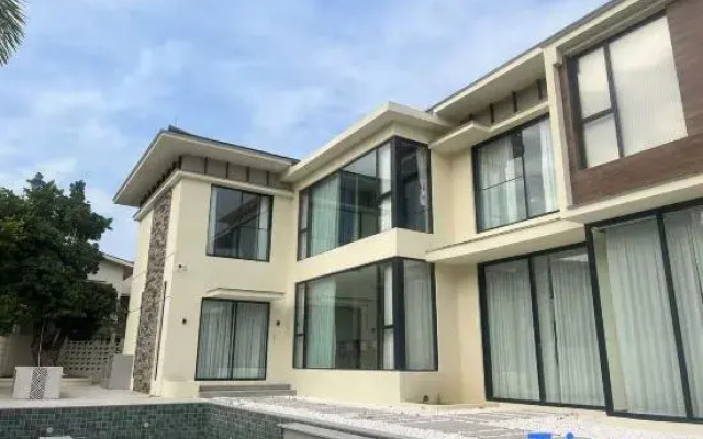 Xile Holiday Villa (Hailing Island Poly Yintan Branch)