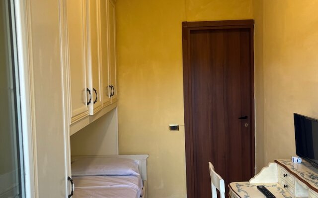 Specter Guesthouse