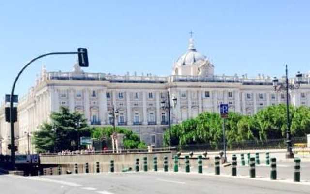 Apartamentos Palacio Real 789