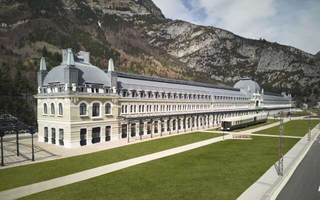 Canfranc Estación, A Royal Hideaway Hotel - Gran Lujo