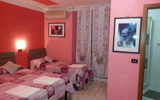 Roxena House
