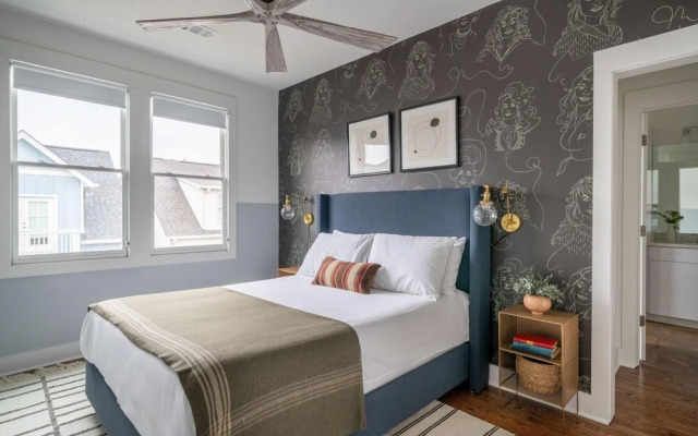 Monroe 8 in Nashville