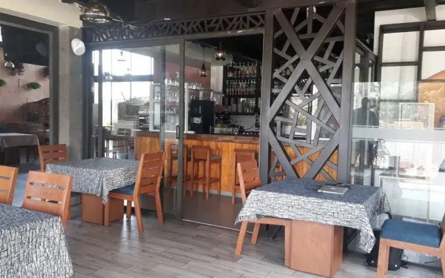 Hotel Rancho Tabachines