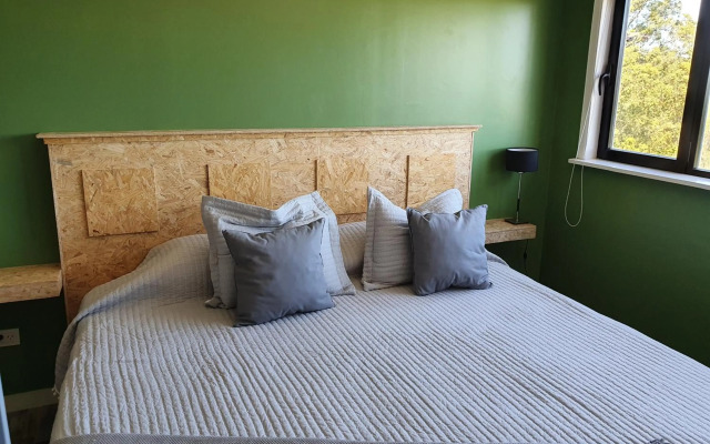 al pie de las sierras en villa del lago