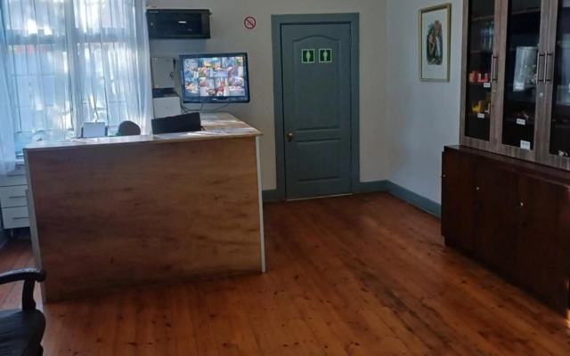 Triple9 Hatfield Guesthouse