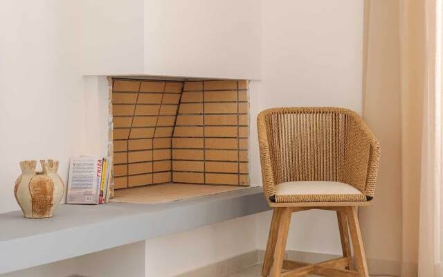 Costa Vasia Suites & Apartments