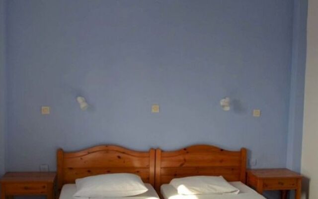 Summer Inn Parikia