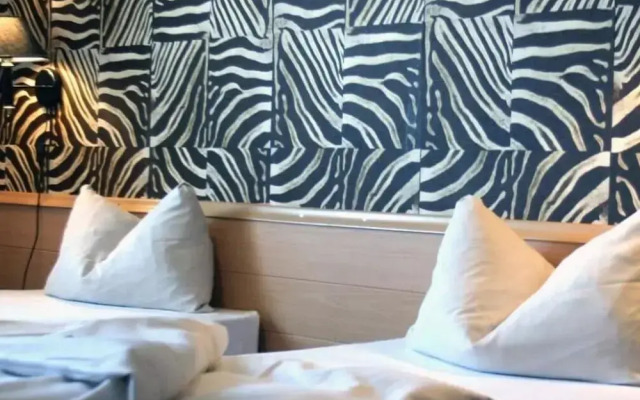 Bavaria Safari Hotel