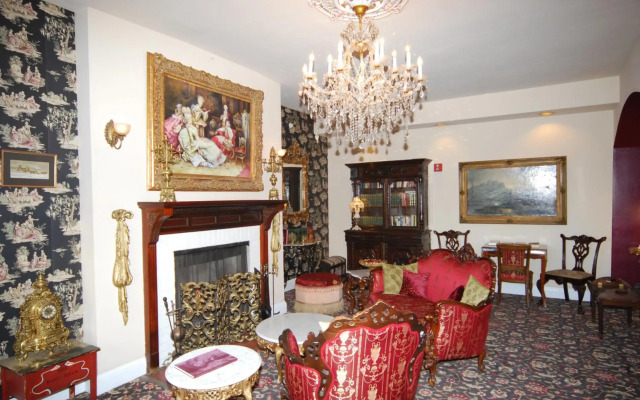 Queen Anne Hotel