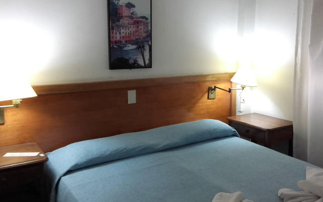 Hotel Manila 1