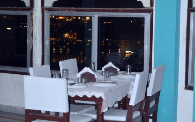 The Lake View Hotel – On Lake Pichola