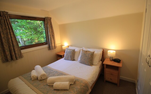 Burnbank Lodges