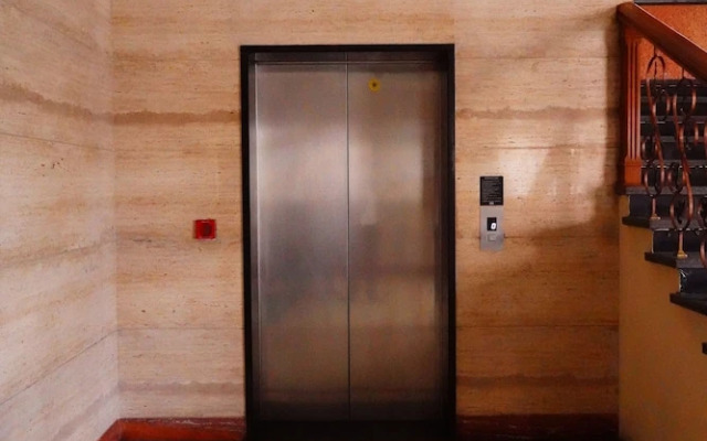 VJR Mahal and Vinayagam Residency