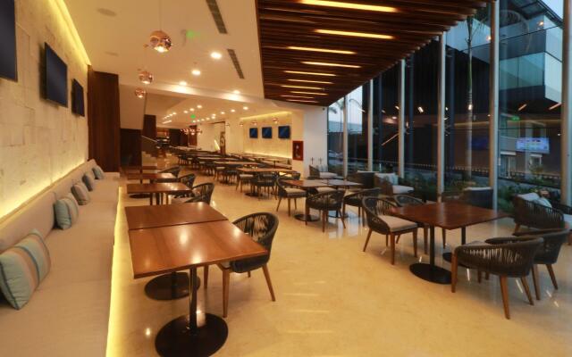 Holiday Inn & Suites Puerto Vallarta Marina & Golf by IHG