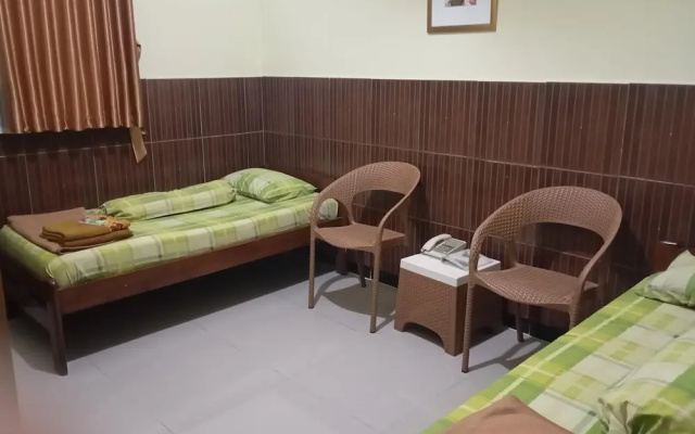Hotel Sakinah Syariah – Guest Rooms – Batununggal