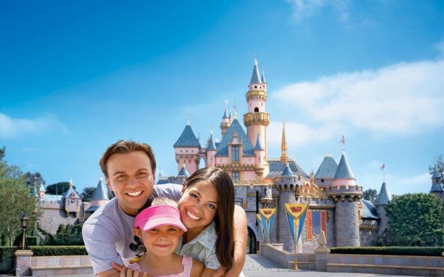 Anaheim Portofino Inn and Suites