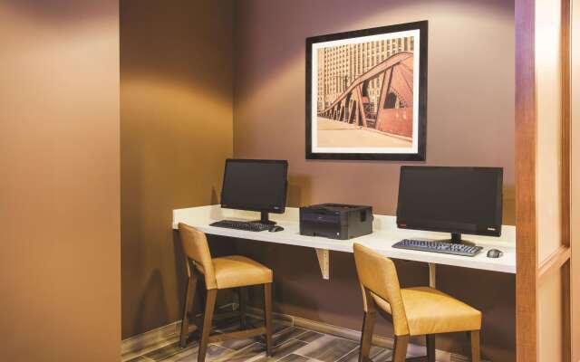 La Quinta Inn & Suites by Wyndham Chicago Downtown