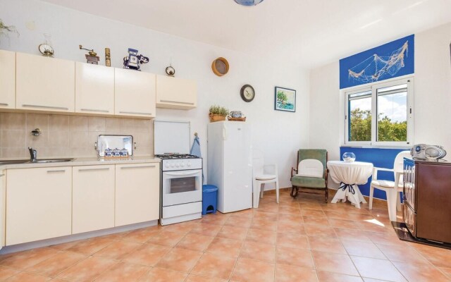 Stunning Home in Barbat With Wifi and 2 Bedrooms