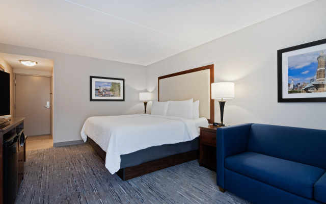 Holiday Inn Express & Suites Cincinnati Riverfront by IHG
