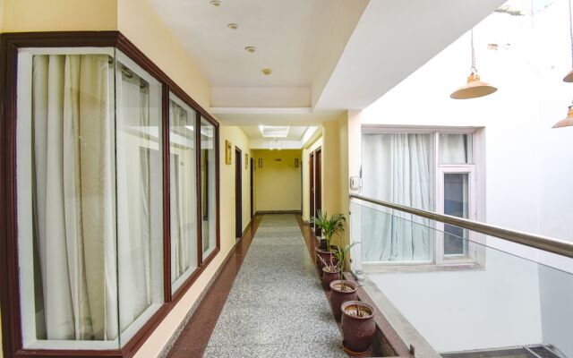 Fabhotel Comfort 35