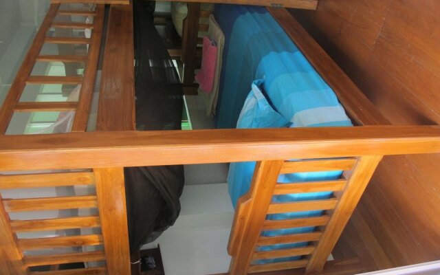 The Oasis Hostel - Adults Only