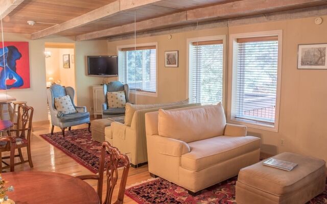 Atelier 1107 - 2 Br Condo