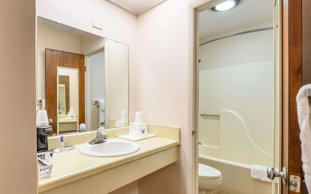 Americas Best Value Inn Heflin