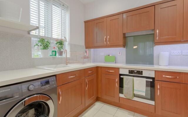 Refurbished 2 Bedroom Flat in Haggerston