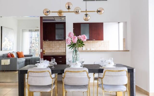 Visually Stunning 2BR in Dubai Marina - Sleeps 5!
