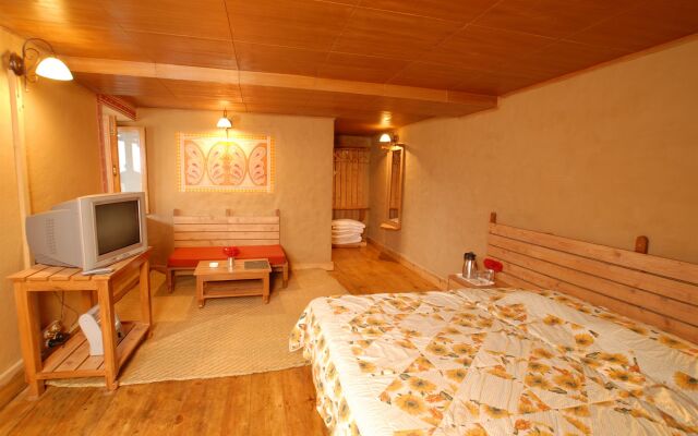 Chevron Eco Lodge