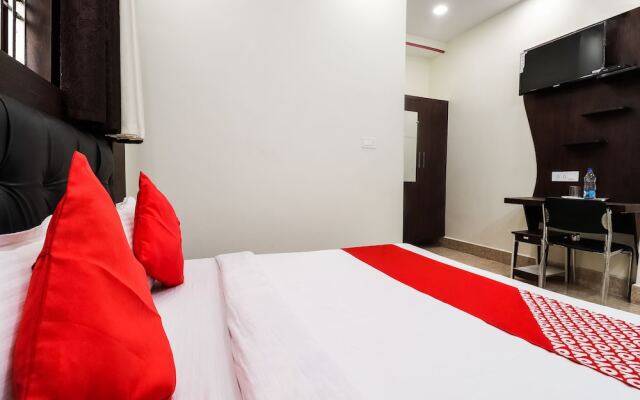 OYO 48057 Peace Inn