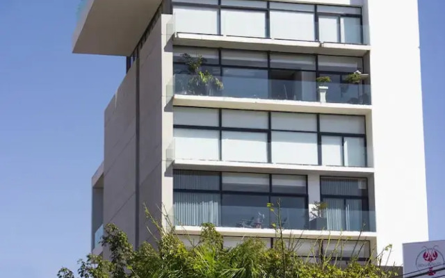 2 BR Apartment next to City Center & La Isla SM