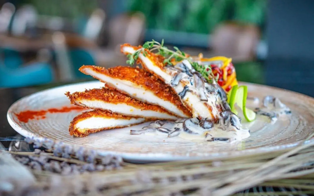 Esquire Hotel & Lounge