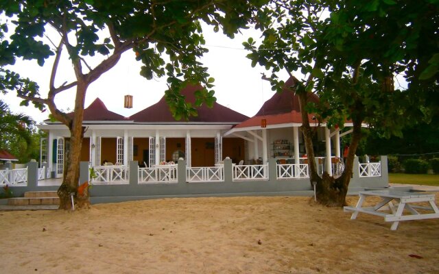 Coral Seas Beach Resort