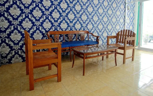 OYO 1981 Unib Kostel