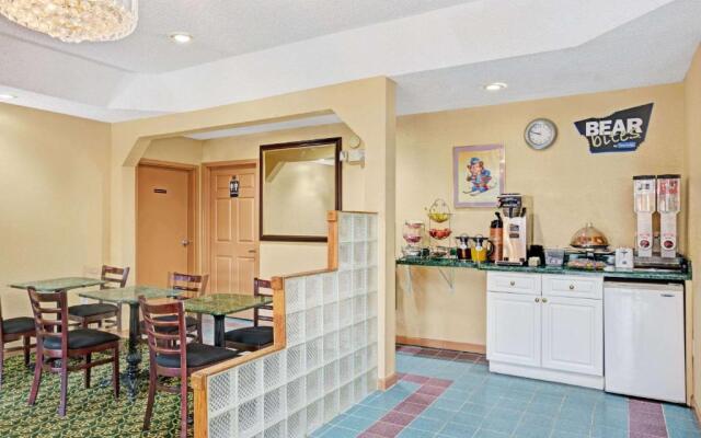 Travelodge Forest Park Atlanta South