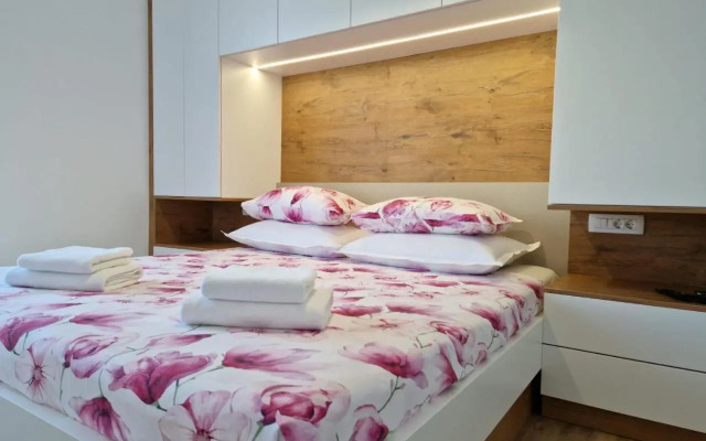 Apartman Marčelina 1 with private pool
