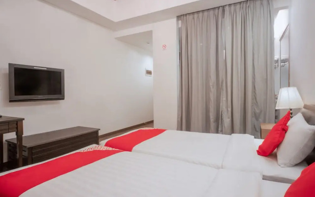 OYO 579 Anisabel Suites
