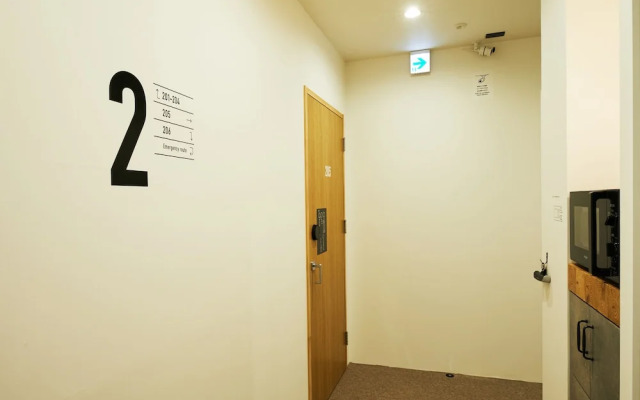 Mizuka Nakasu 7 Unmanned Hotel