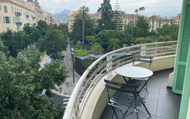 VICTOR HUGO - Modern and sunny, terrace, 2 baths