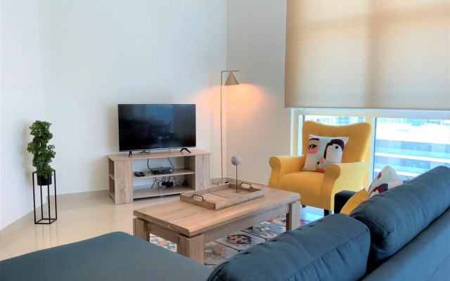 DHLA - Modern 2BR balcony in Marina