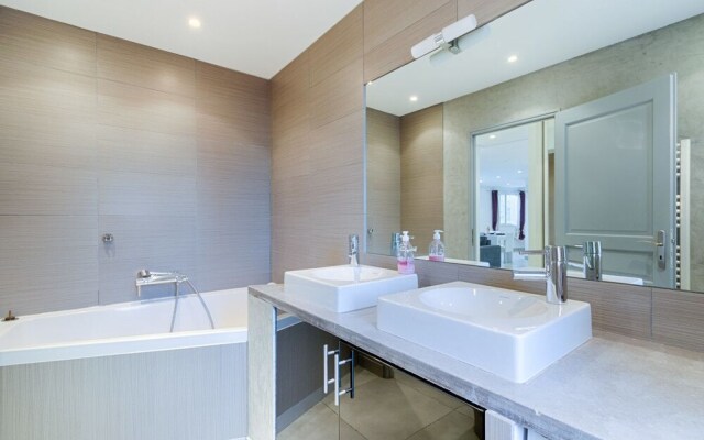 4-room Apartment at the Crossroads Marseille Life