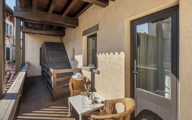 Charming Holiday Home in Iseo With Terrace