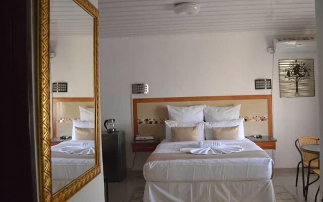 Crown Guest Lodge