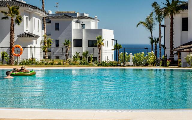 LAE7.BI- Apotel Estepona hills by roomservices