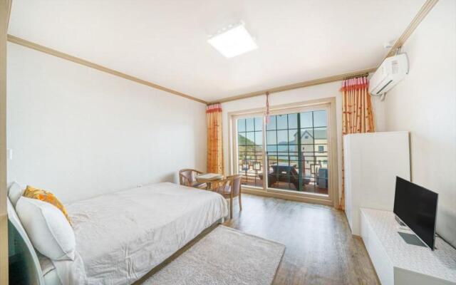 Geojedo New Happiness Pension